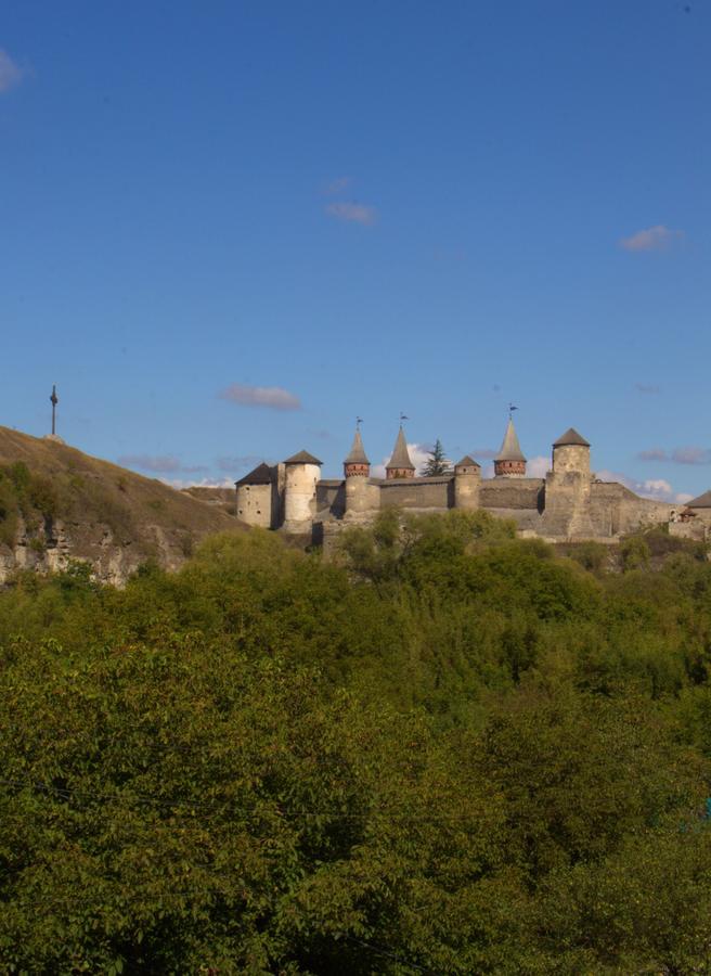 Smotrytska Vezha Hotel Kamianets-Podilskyi Exterior photo