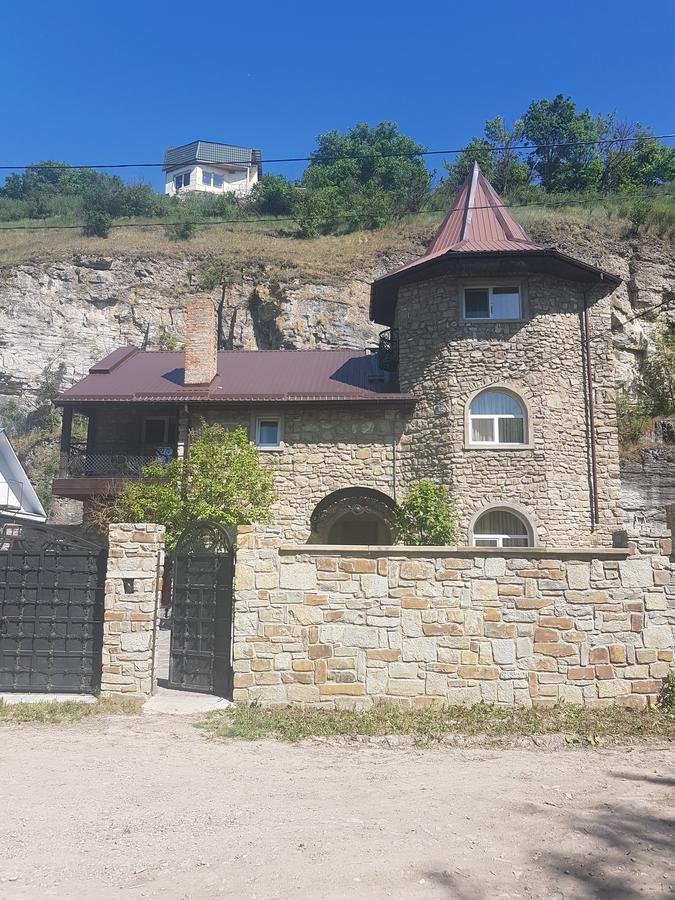 Smotrytska Vezha Hotel Kamianets-Podilskyi Exterior photo